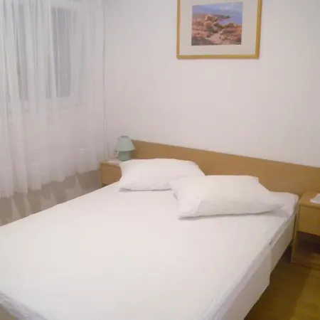Appartement 14 *